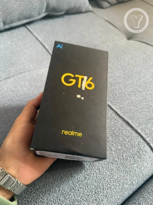 REALME GT6