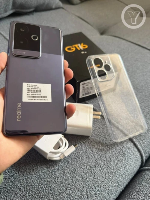 REALME GT6