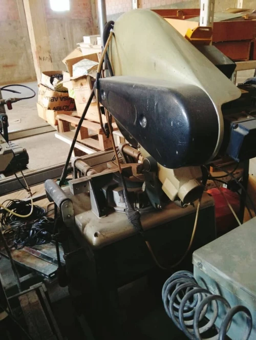 À vendre : Ligne industrielle complète pour menuiserie aluminium marque COMALL