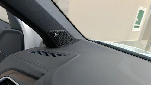 Volkswagen T-Roc 2025 R-Line + SONO ( BEATS )