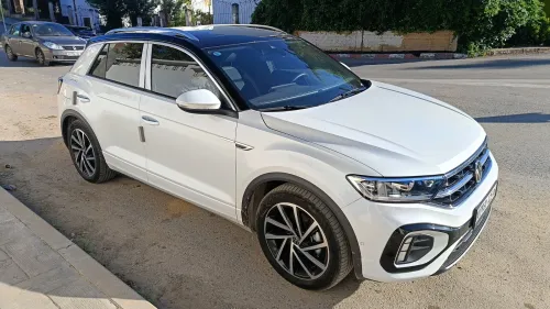 Volkswagen T-Roc 2025 R-Line + SONO ( BEATS )