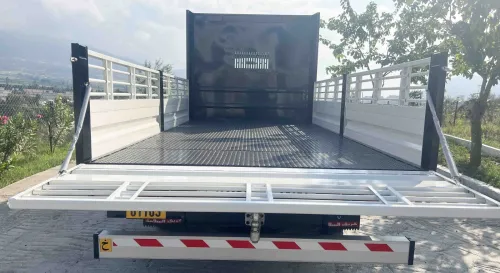 Fabrication de Plateaux sur TIRSAM, SHACMAN, HOWO, HYUNDAI, KIA...