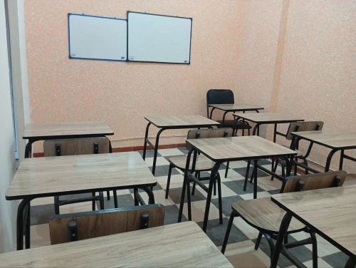 Tables + chaises scolaires