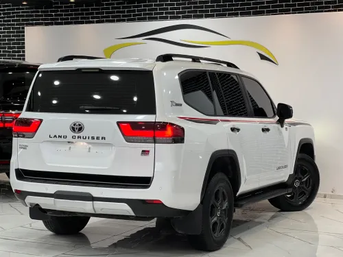 Toyota Land Cruiser  2022 LC 300 GR