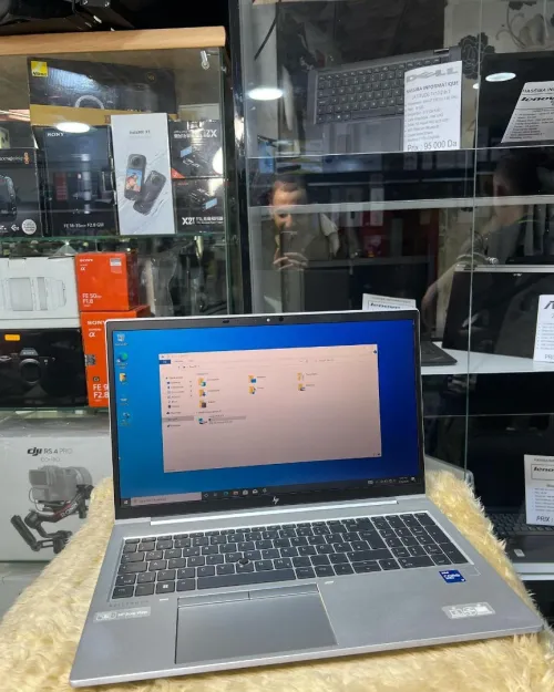 HP Elitebook 850 G8 i7 11 Gen 32 Gb 1000Gb ssd ecran 15 Pouce FHD etat 10/10