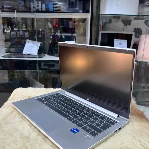 HP Probook 430 G8 i5 11 Gen 8 Gb ram 256 ssd intel iris xe ecran 14 Pouce FHD etat 10/10