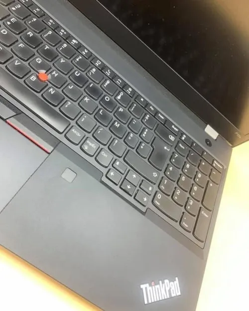 Lenovo p15 s double carte graphique 