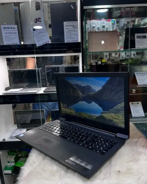 Lenovo V120 Celeron 8 gb 1000Gb HDD 15 pouce comme neuf