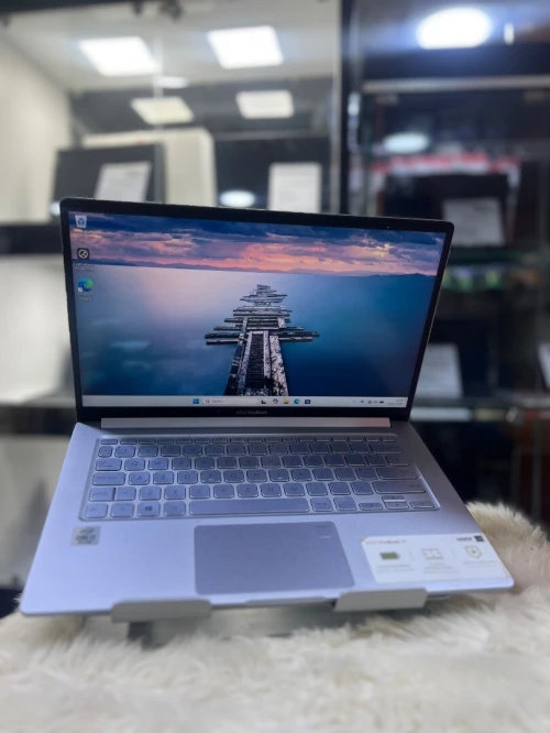 Asus vivobook 14
