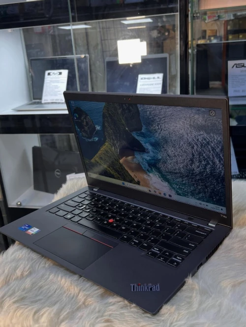 Lenovo thinkpad T14s i7 11 Gen 32 Gb ram 512 Gb ssd ecran 14 pouce FHD