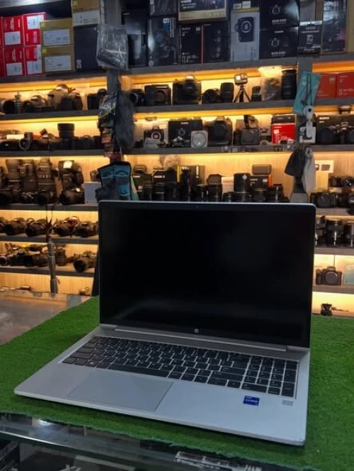 HP ProBook 450 G8 Intel Core i7-1165G7 2.80 GHz RAM : 16 Go 512 Go SSD