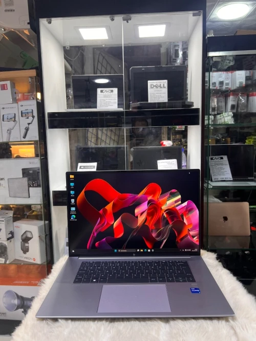 Zbook studio 16