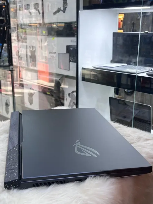 Asus ROG strix G713RC