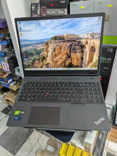 STATION LENOVO THINKPAD P16V GEN2 ULTRA7-165H 16GB/512GB/RTX 2000 8GB