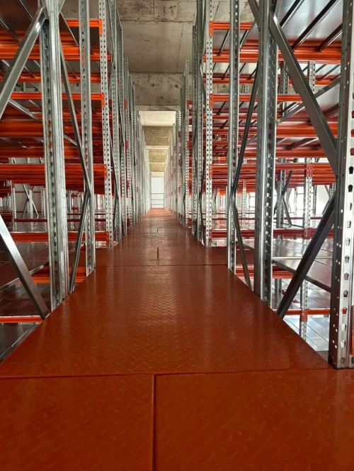 Aménagement de magasins, rayonnage et solutions de stockage sur mesure 
