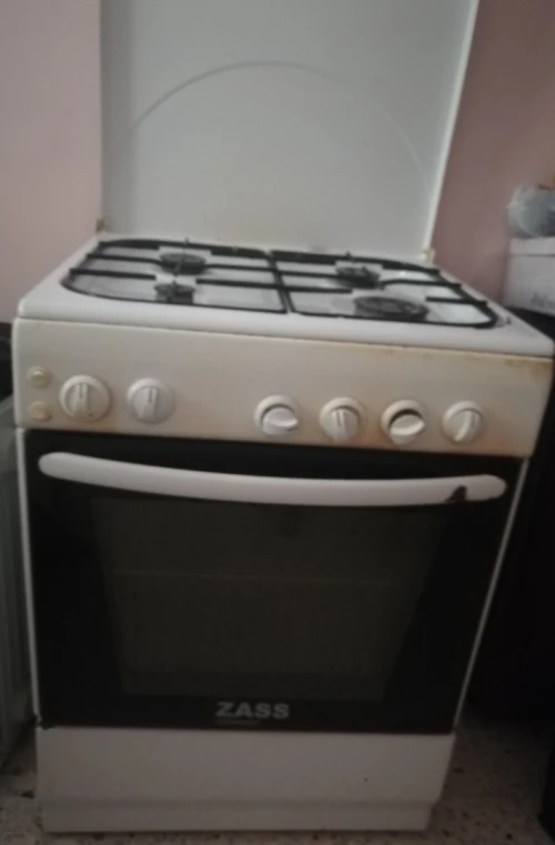 Cuisinière blanche