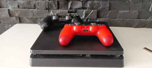 Ps4 1T flashé 2 manette