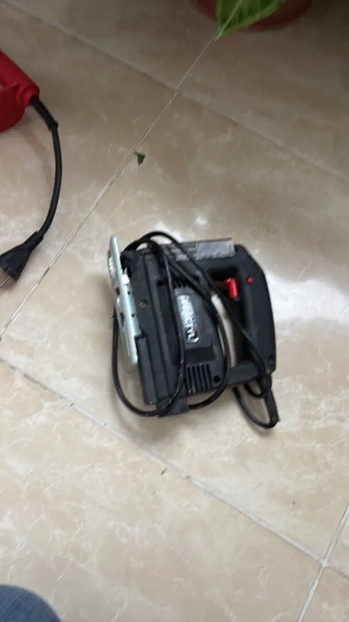 Marteau piqueur ponceuse tronçonneuse électrique