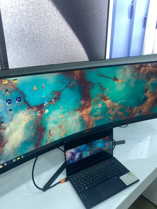 Samsung Odyssey CRG9 2k Ultrawide 120HZ