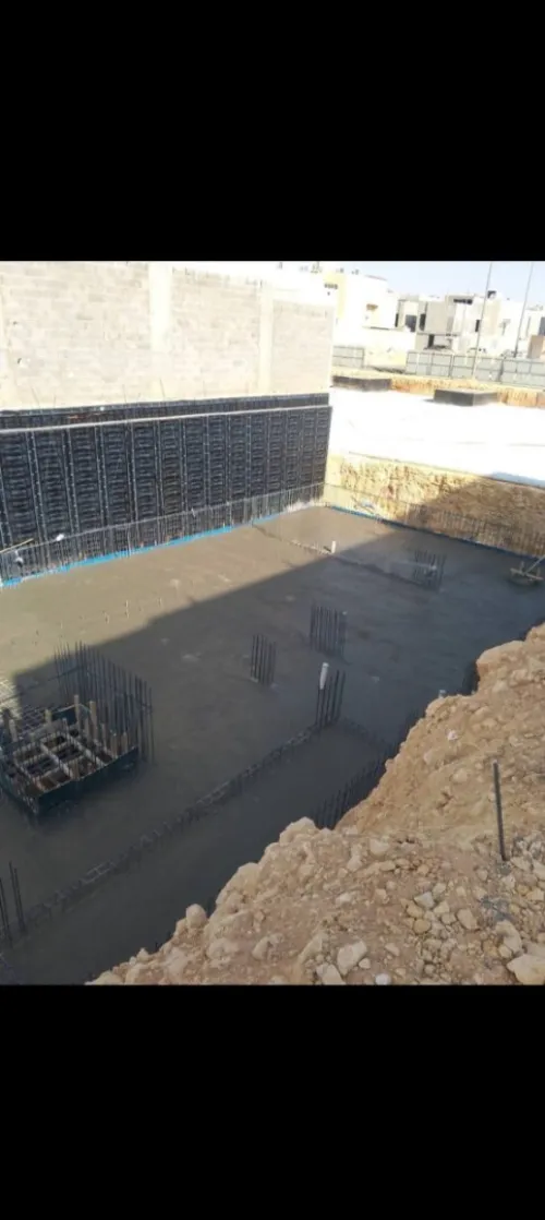 Travaux de Bâtiment . Ponçage Béton Armé et  Tallochage Pour Hélicoptère Dallage  Lissage de sol
