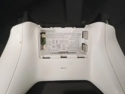 Xbox One S 500 Go en excellent état + Manette + 3 Jeux Originaux (Pack Complet)