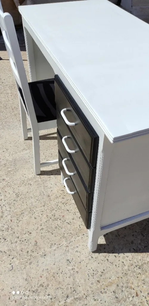 Bureau avec chaise