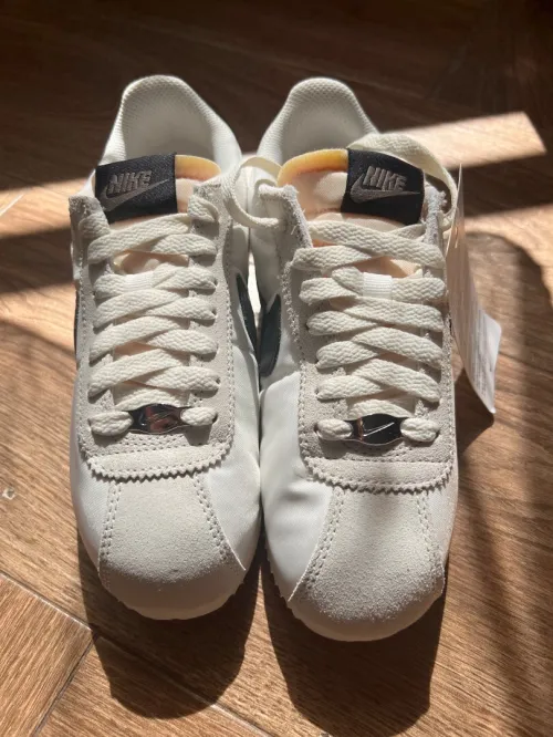 Nike originales pointure 36
