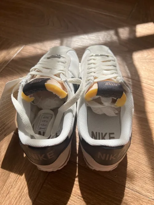 Nike originales pointure 36