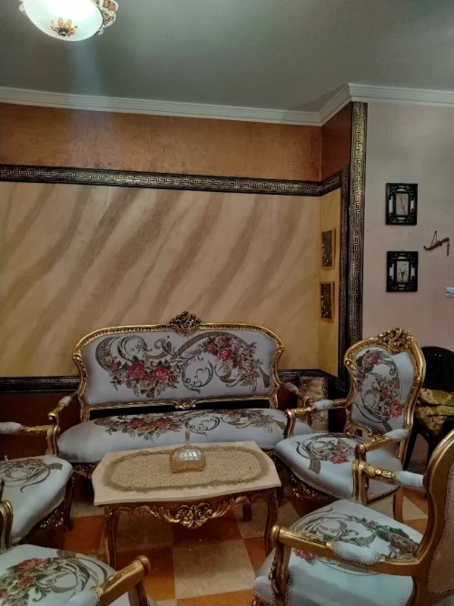 Royal Salon