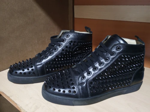 Cheristan Louboutin 