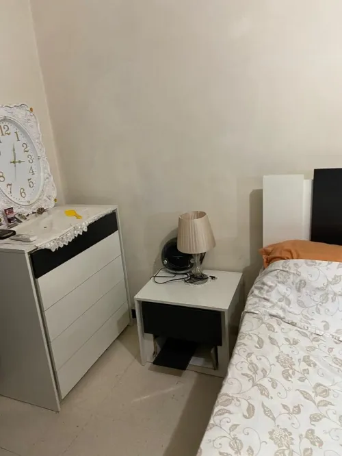 chambre à coucher blanche