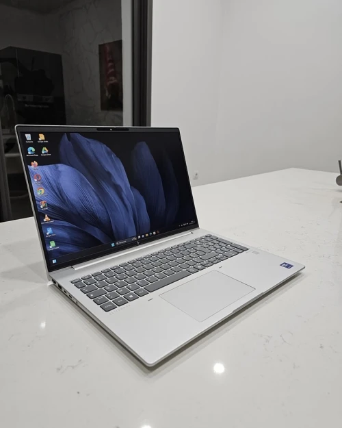 HP Elitebook G11 660