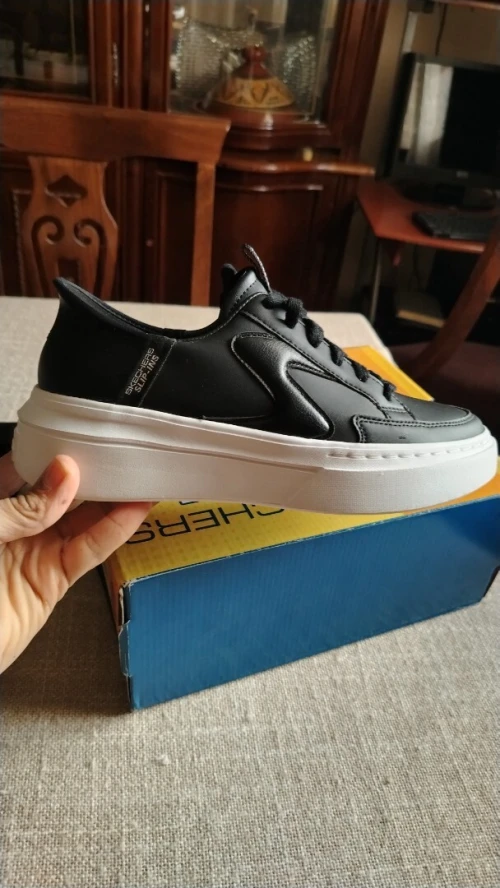 Skechers