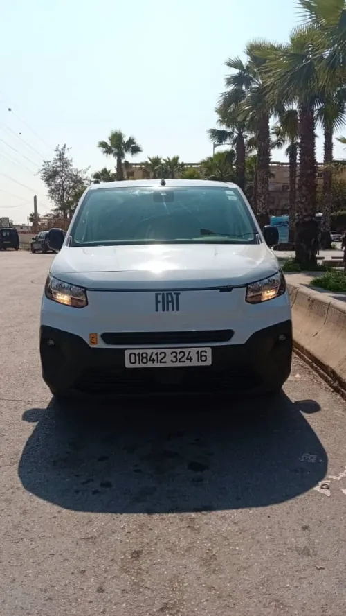 Fiat Doblo 2024 03 places