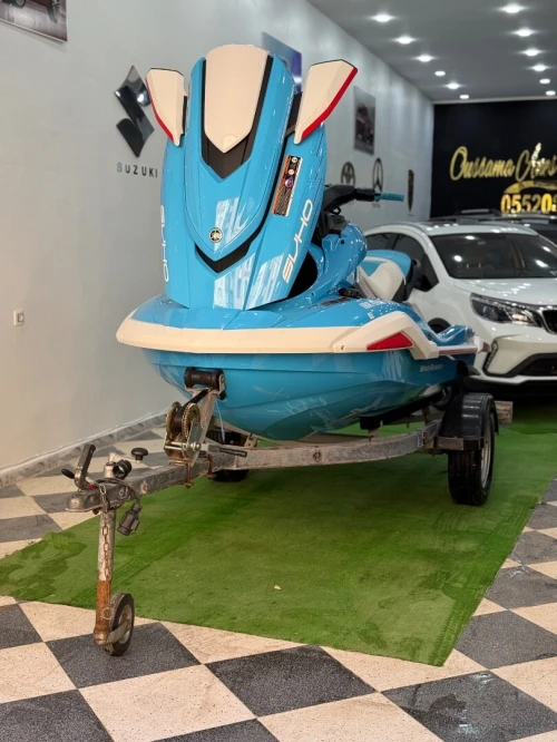 Jet ski