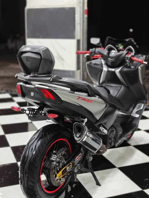 Yamaha Tmax 2017