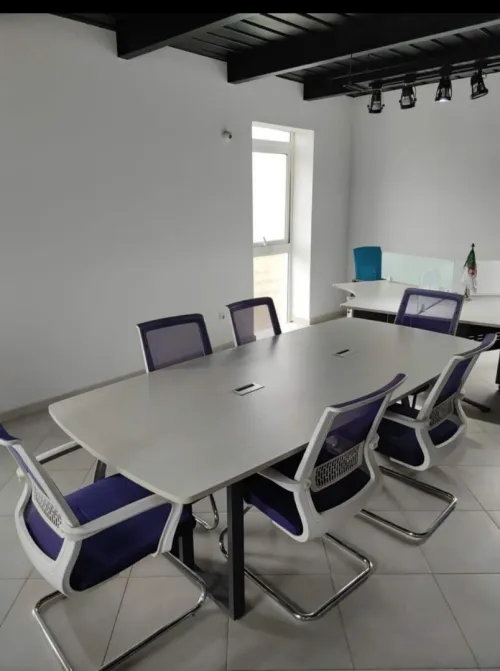 TABLE DE REUNION ET STATION DE TRAVAILLE