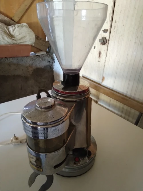 Grand moulin à café professionnel 