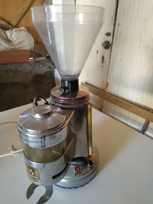 Grand moulin à café professionnel 