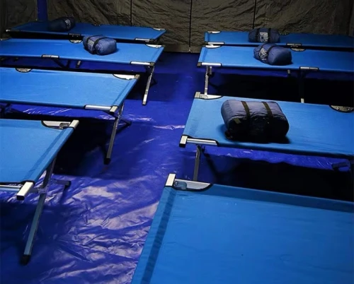 سرير تخييم محمول قابل للطي للراحة والاستمتاع بالتخييم والتنزه Lit de camp