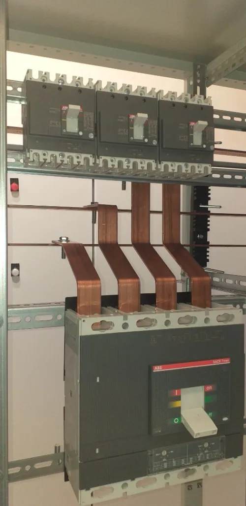 câbleur d'armoire électrique, TGBT, CLPG / modélisation, installation de jeu de barre / électricien