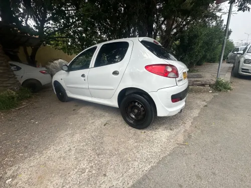 Peugeot 206 Plus 2011 206 plus
