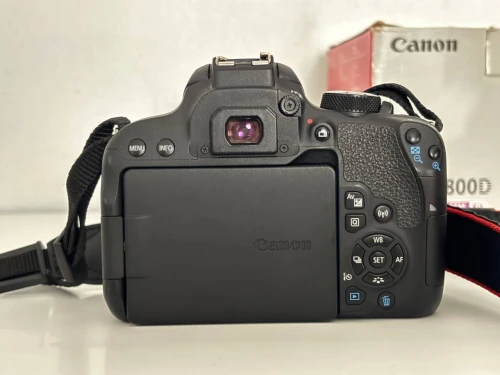 Canon EOS 800D (T7i)