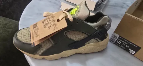 NIKE AIR HUARACHE