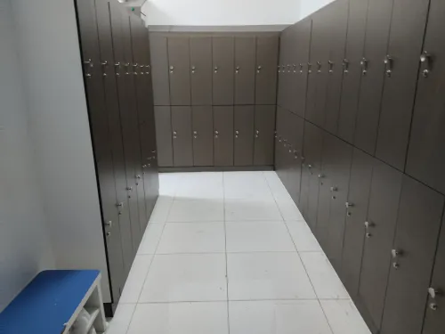 Casier vestiaire en HPL 
