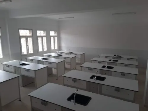 طاولات مخبرية  Paillasse scolaires en toutes matières 