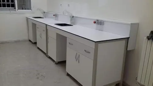 Paillasse de laboratoires en HPL