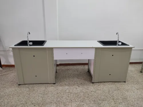 طاولات مخبرية  Paillasse scolaires en toutes matières 