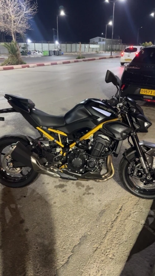 Kawasaki Z900 