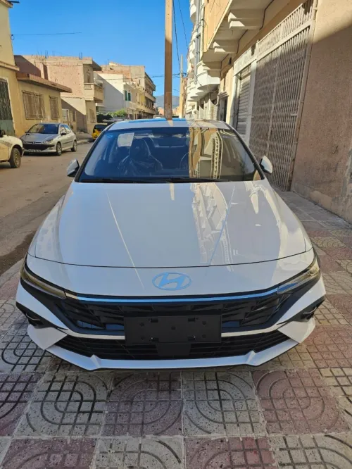 Hyundai Elantra 2025 Luxury edition